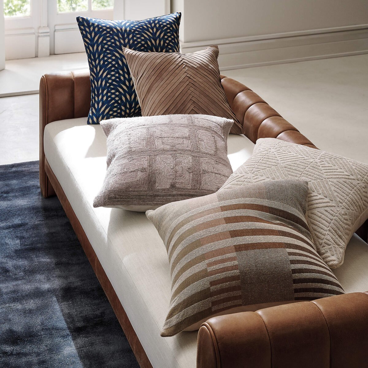 THE LUXE & LINEN DAYBED